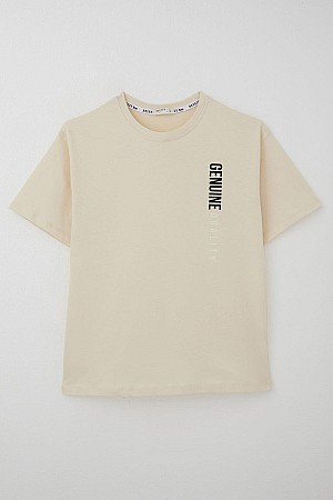 Erkek Çocuk Tişört Sırt Kısmı Yazı Baskılı Krem (9-14 Yaş) Erkek Çocuk Tişört Sırt Kısmı Yazı Baskılı Krem (9-14 Yaş)