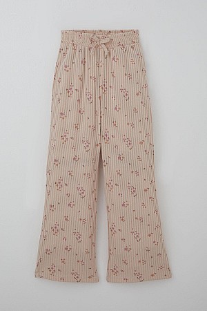 Girls' Pants Set in Powder Pink with Floral Pattern and Emblem Accessory Detail (Ages 4-8)