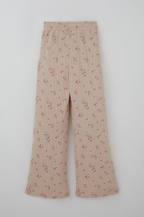 Kız Çocuk Pantolonlu Takım Çiçek Desenli Pembe Arma Aksesuar Detaylı Pudra (4-8 Yaş)