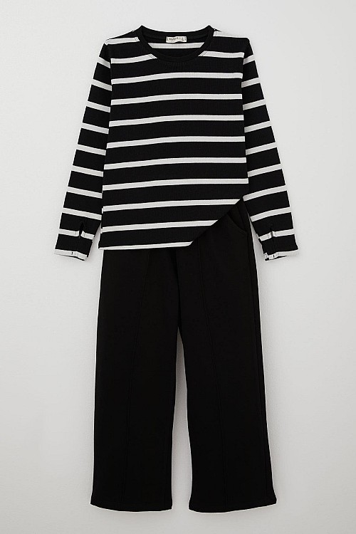 Kız Çocuk Pantolonlu Takım Parmak Geçmeli Arma Detaylı Siyah (8-14 Yaş)