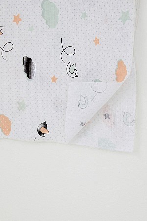 Yenidoğan Bebek Müslin Battaniye Gökyüzü Masalı Kuş & Bulut Desenli Ekru (Standart)