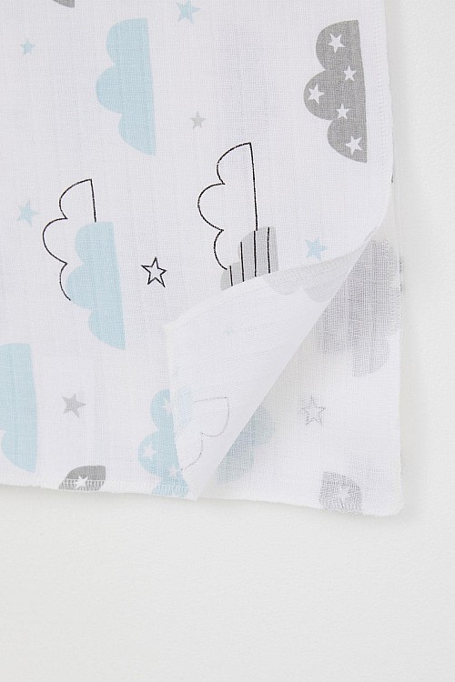 Yenidoğan Bebek Müslin Battaniye Gökyüzü Temalı Bulut Desenli Beyaz (Standart)