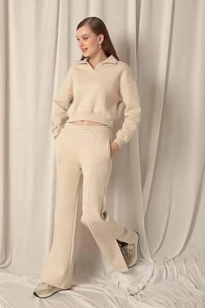 Three Thread Placket Collar Short Women&#39;s Beige Sweater