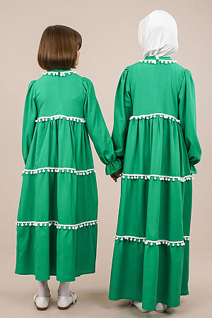 Genç Kız Yakası Ve Kolları Ponpon Detaylı Elbise Yeşil