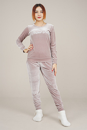 Kadın Nakış Detaylı Kadife Pijama Takımı Bej