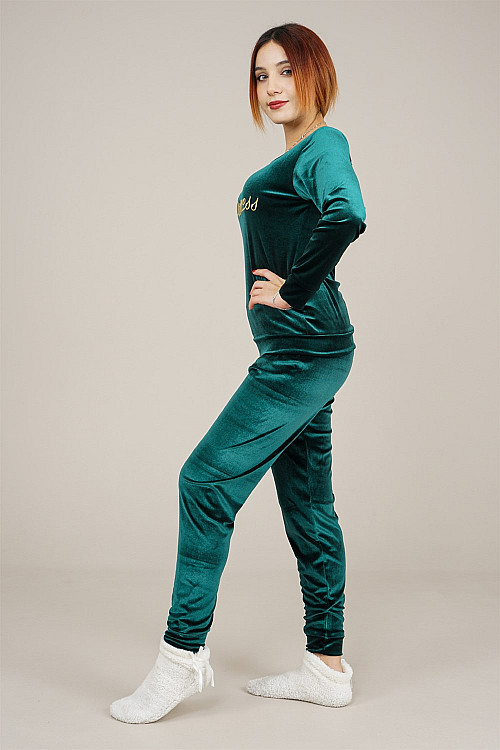 Kadın Nakış Detaylı Kadife Pijama Takımı Zümrüt Yeşili