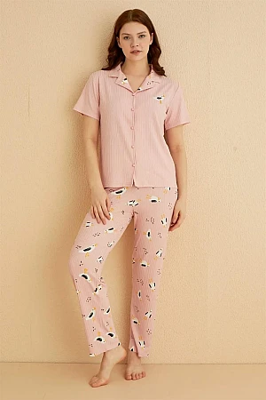 Kuş Desenli Düğmeli Kısa Kol Pudra Renk Kadın Pijama Takımı